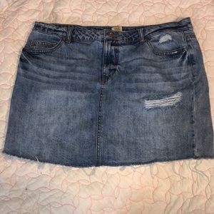 very cute denim skirt